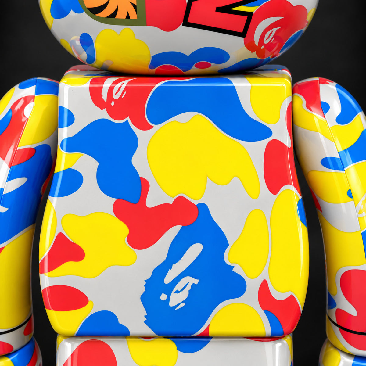 BE@RBRICK BAPE Camo Shark – close-up of the camo pattern